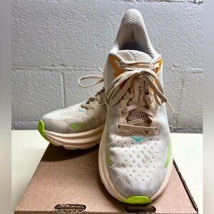 Hoka Clifton 9’s Running Shoes Women’s Size 8